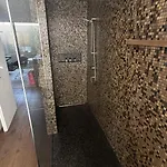 Penthouse Mit Whirlpool & Riesenterrasse Апартаменты *