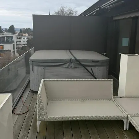 Penthouse Mit Whirlpool & Riesenterrasse